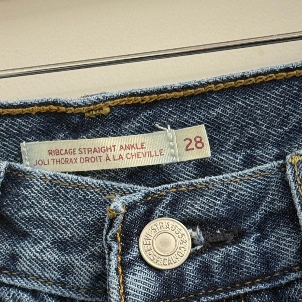 Levi's Ribcage Ankle Size 28 High Rise - Picture 3 of 4